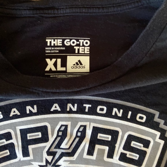 San Antonio Spurs Authentic NBA Tshirt - Picture 2 of 3